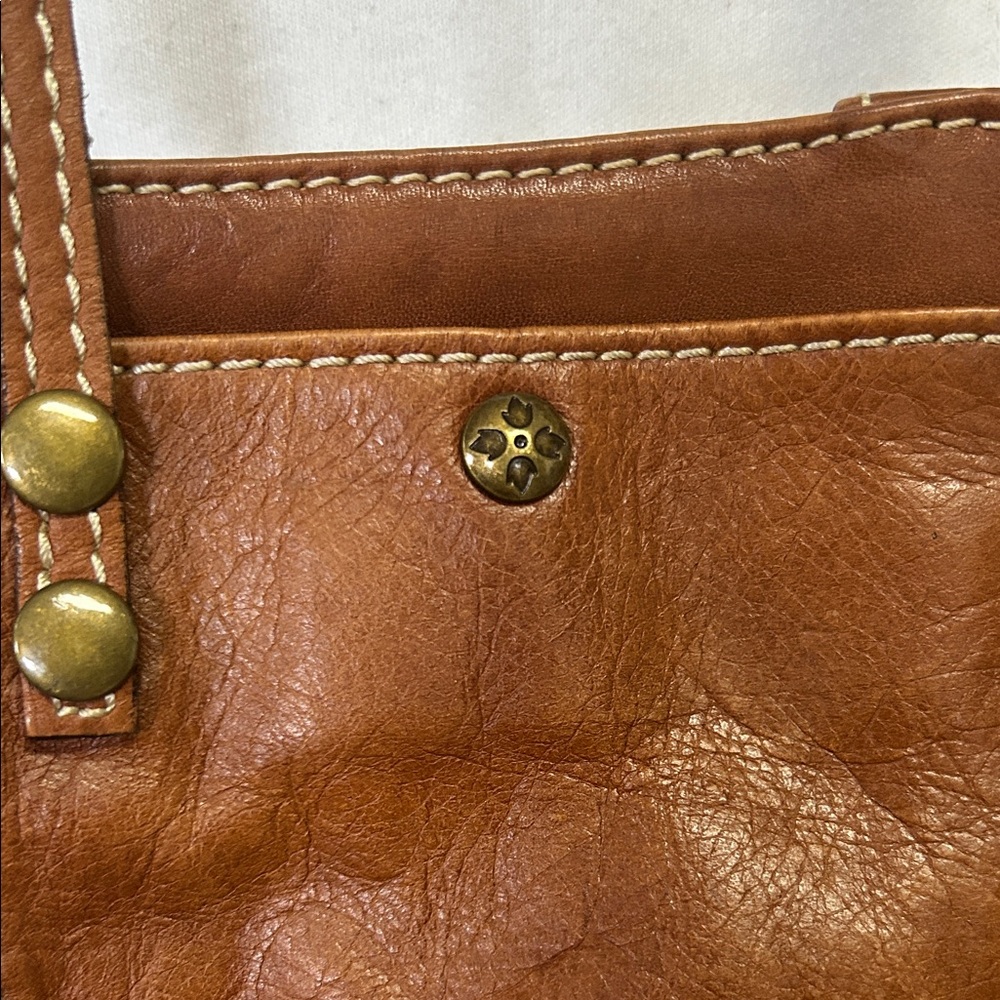 Patricia Nash Cognac Brown Handstitched Leather Crossbody Phone/wallet bag - Picture 4 of 13